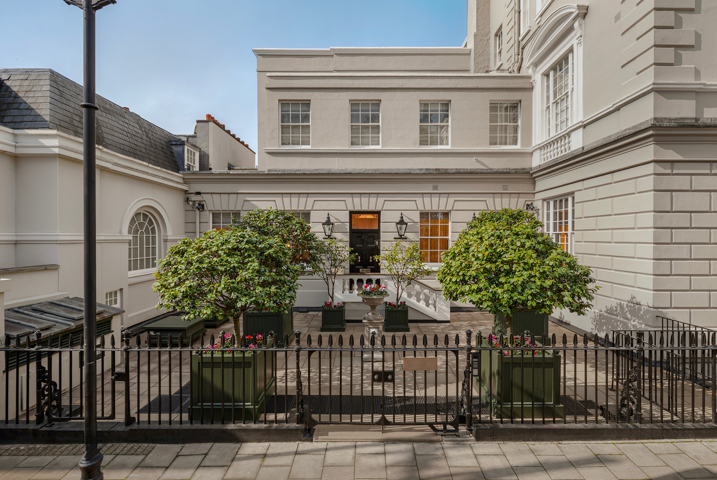 Lowndes Place Duplex Sells for £15.55 Million