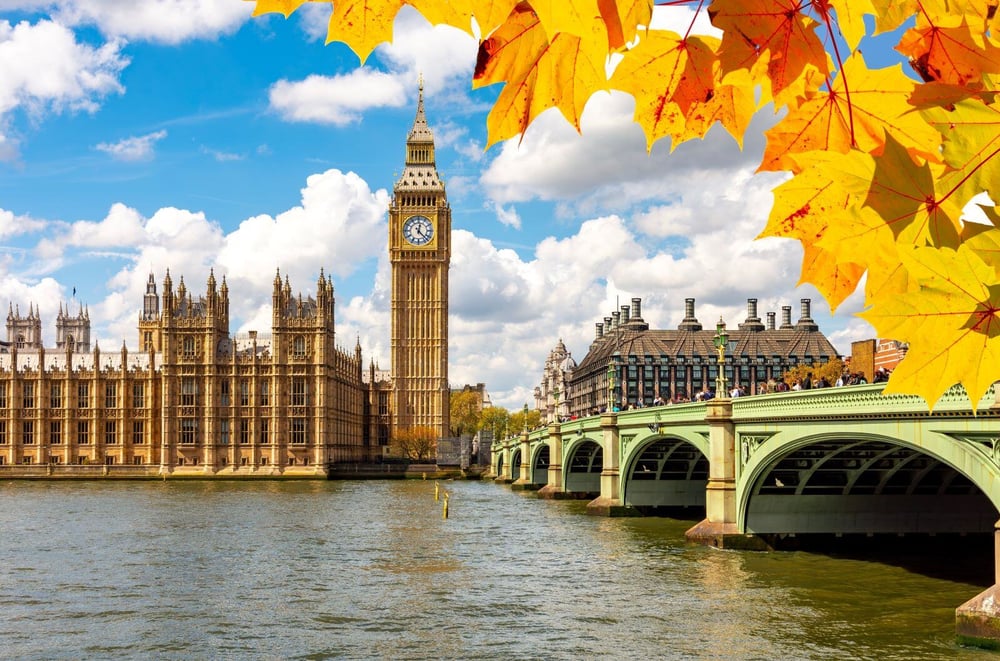 Why are wealthy Americans escaping to the UK-1-1