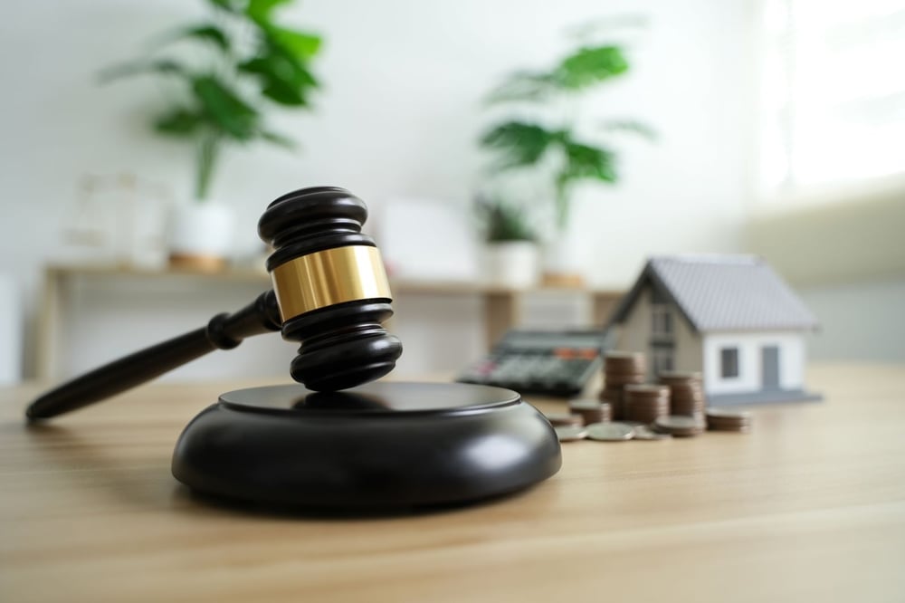 how do house auctions work