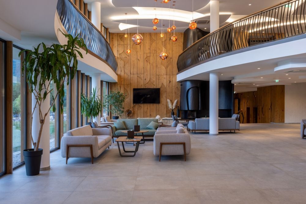 shutterstock_2490635931