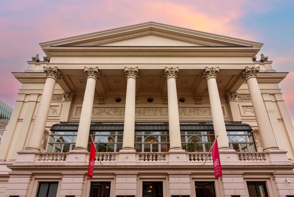 shutterstock_2535266877 (1) (1)