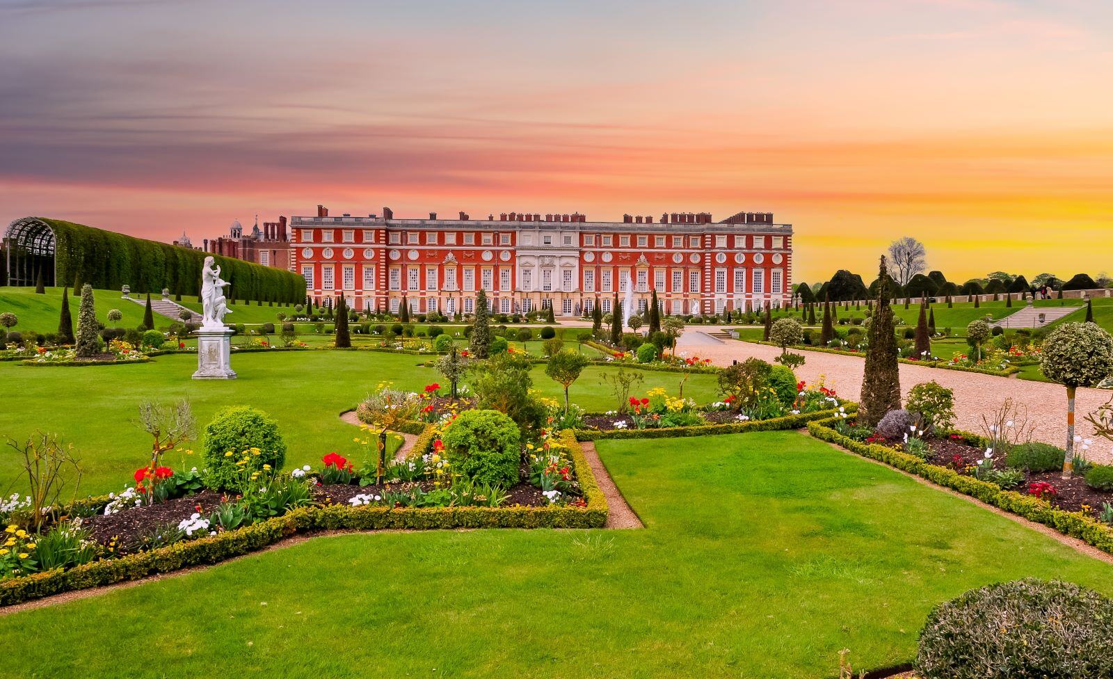 A Guide to the Incredible Hampton Court Palace Interior