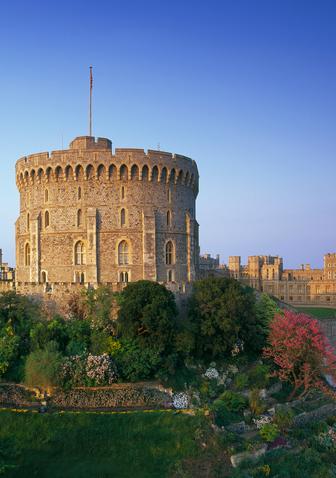 PP1515 Windsor Castle (Peter Packer).jpg Windsor Castle Blue Sky
