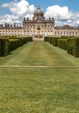 shutterstock_164048198.jpg British Architecture stately home