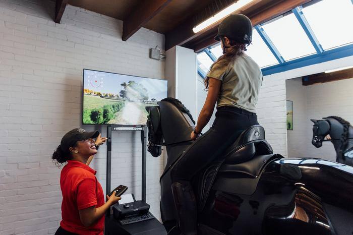 EQUESTRIANSIMULATOR-RIDINGCENTRE-69 (1).jpg horse riding london