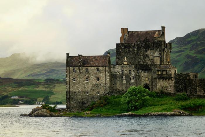 oldest building in england.jpg oldest building in england