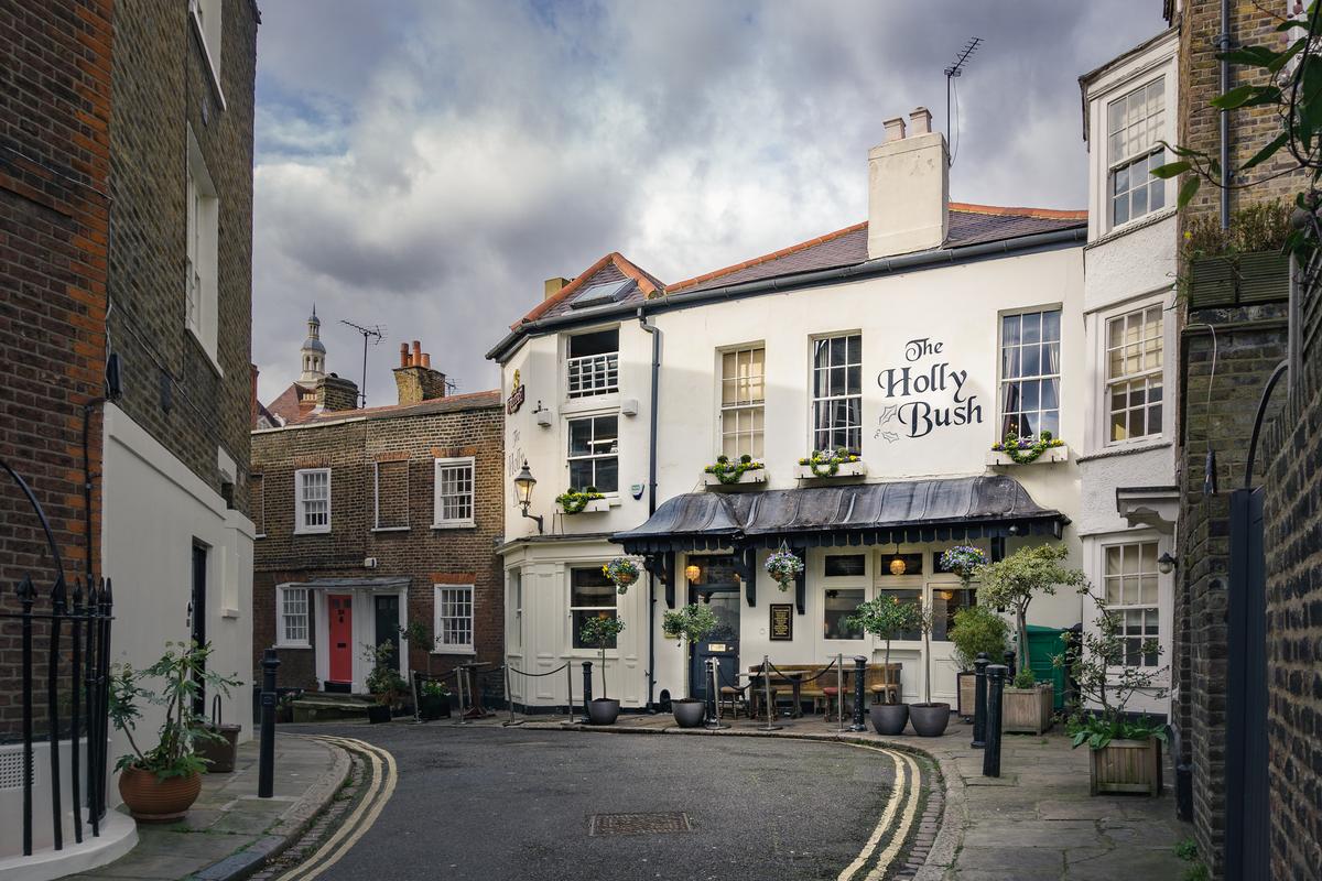The Guide: The Most Beautiful Pubs In London
