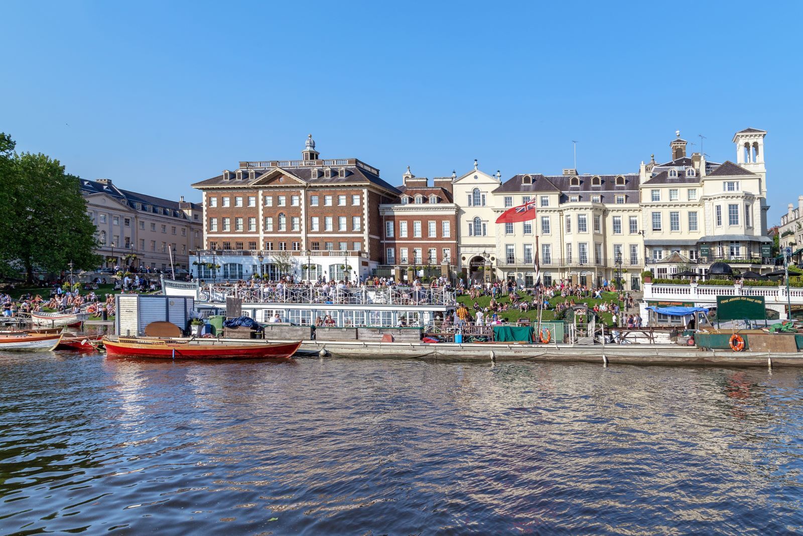 Why Richmond & Barnes Offer the Best Riverside Living in London