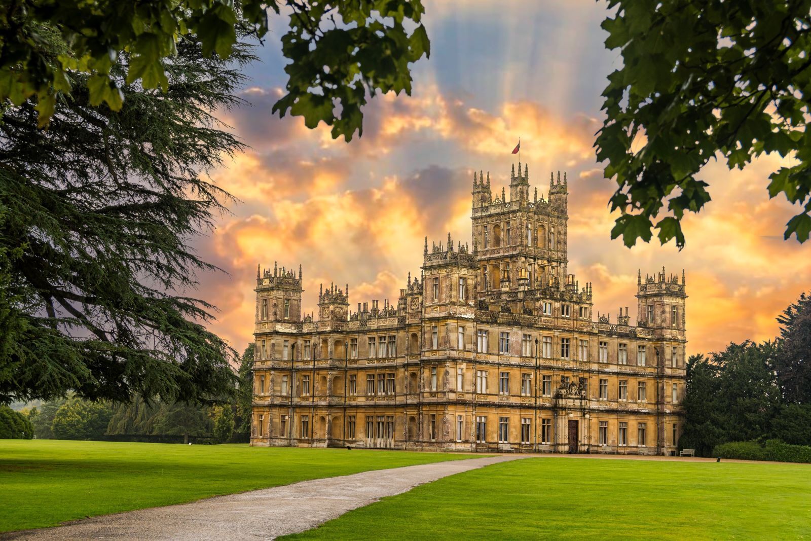 Castles and Country Estates Inspired by Downton Abbey: A Celebration of Aristocratic Living