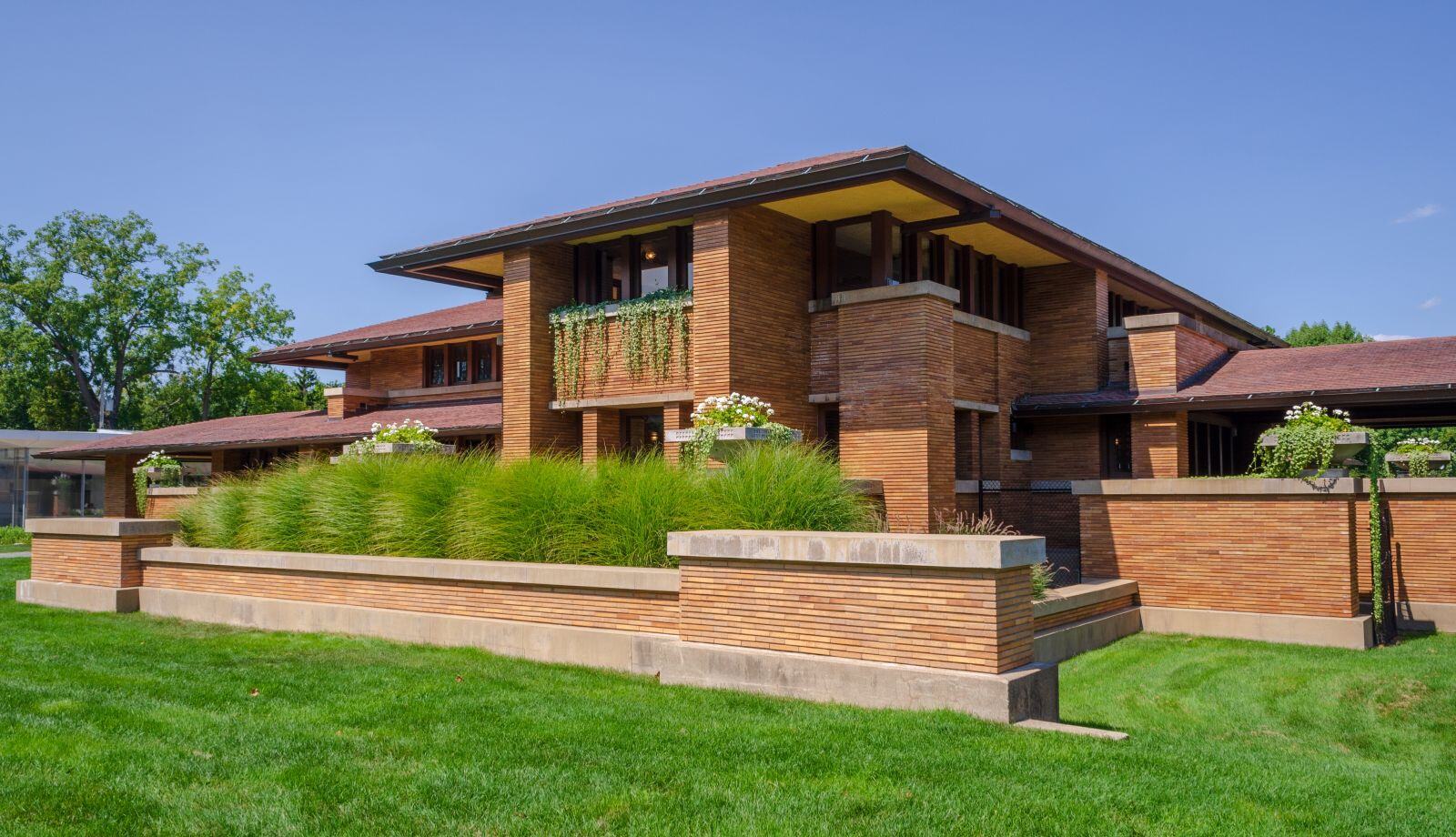 Inside the World of Frank Lloyd Wright-Inspired Architecture