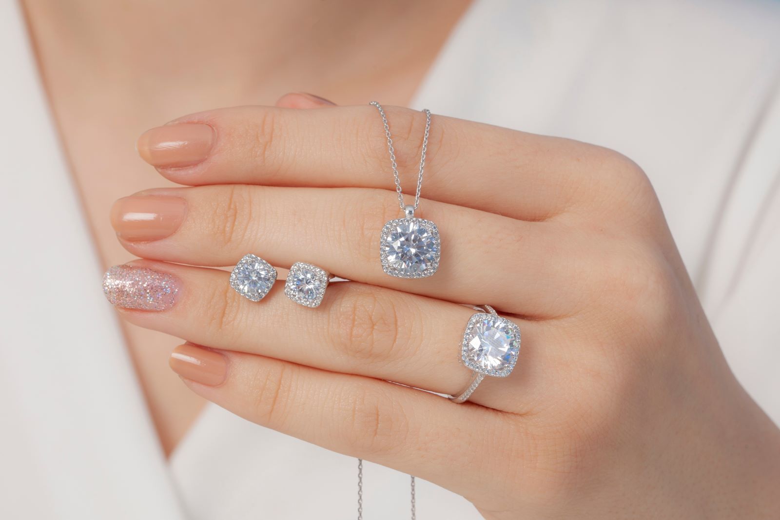 Shining Bright: The Best Places to Buy Diamonds in the UK