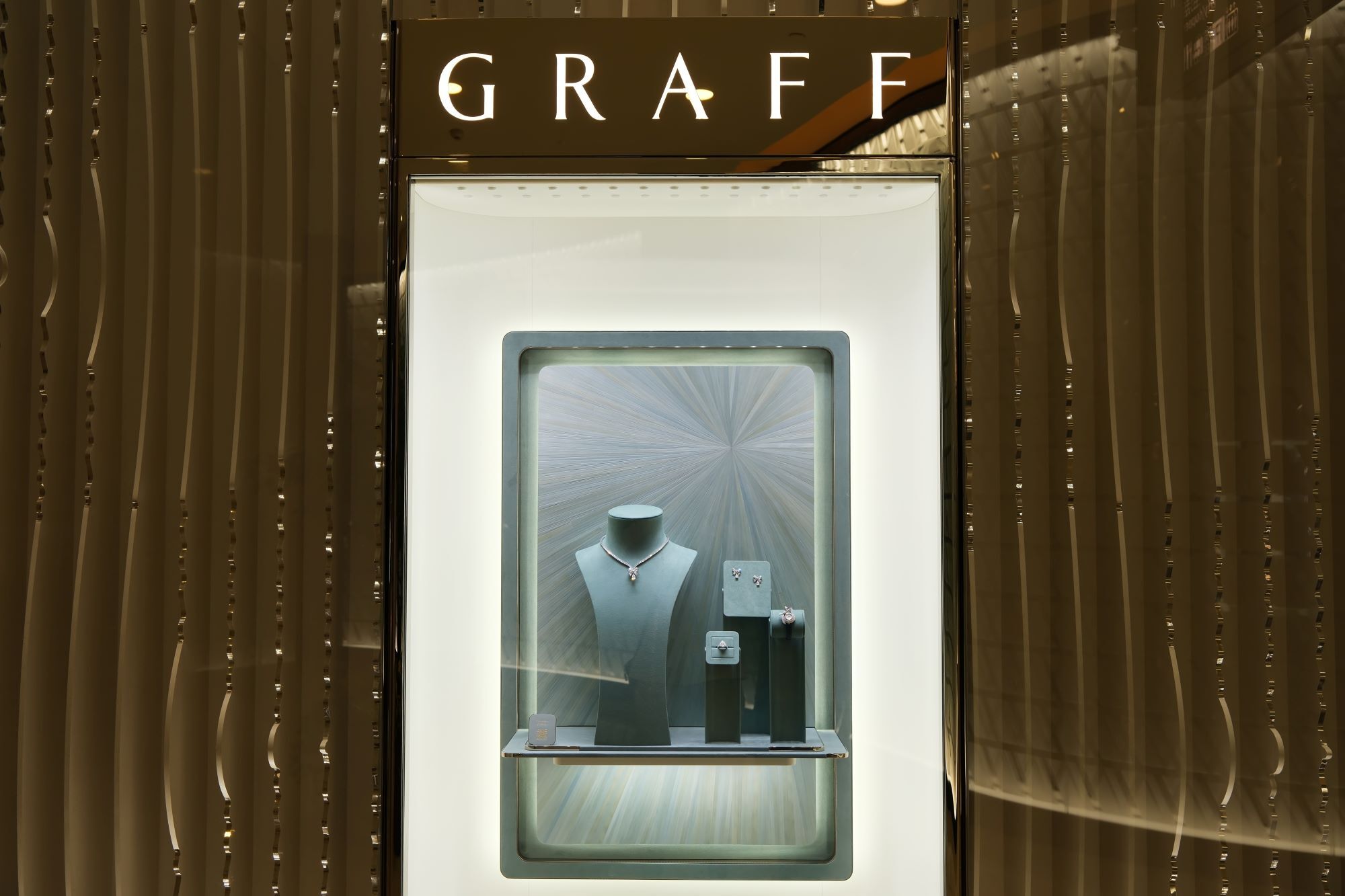 Graff: Beyond the Diamond