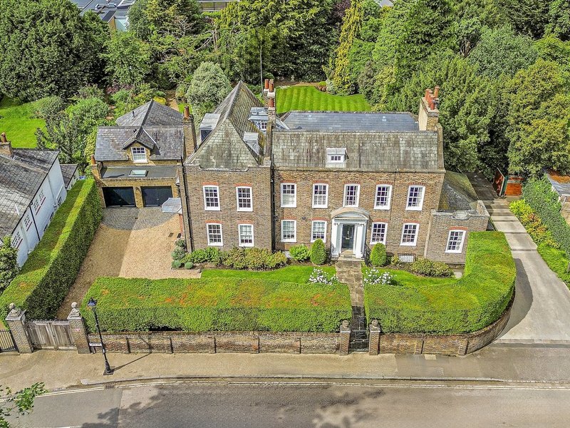 United Kingdom Sotheby’s International Realty Closes on Grade II-Listed Manor House in Petersham