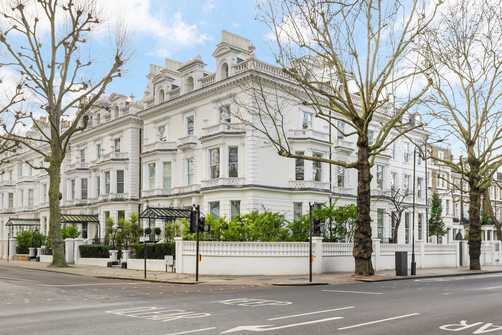 The Pioneering Auction of a Unique Holland Park Property